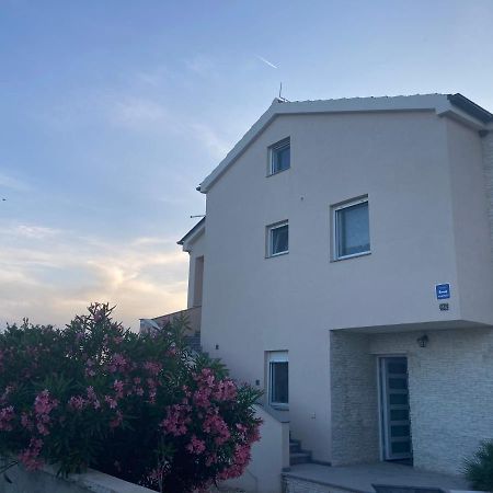 Apartman Hmelina Vrsi Exteriér fotografie